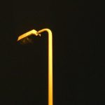 Inteligentne latarnie miejskie dostosowują natężenie światła do pory dnia i ruchu ulicznego